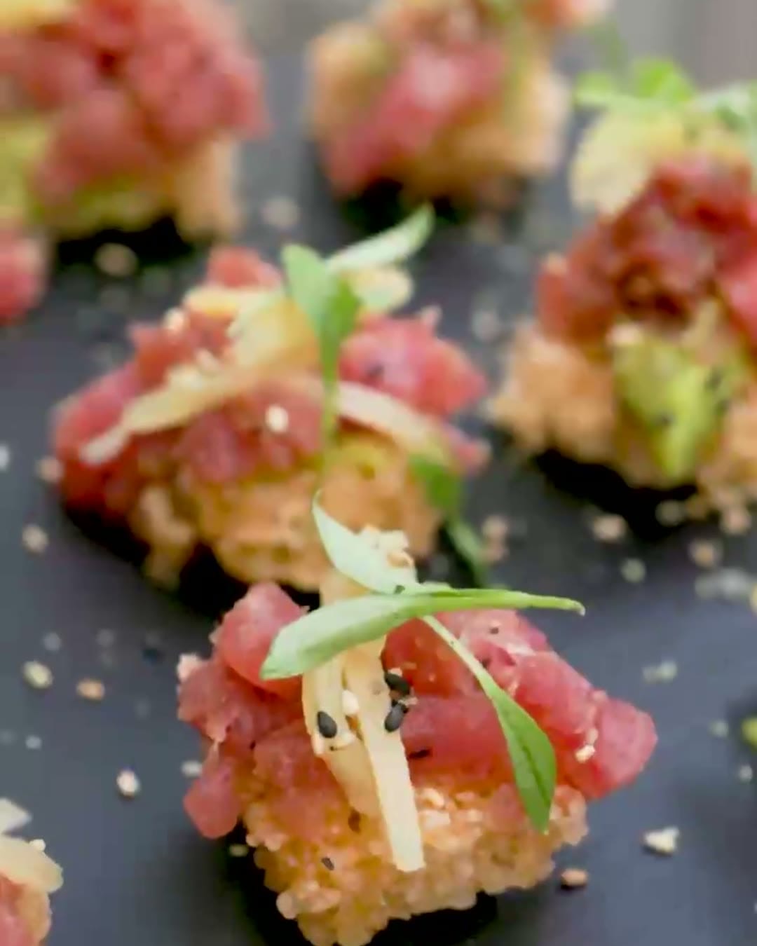 Tuna tartare on crispy rice cakes